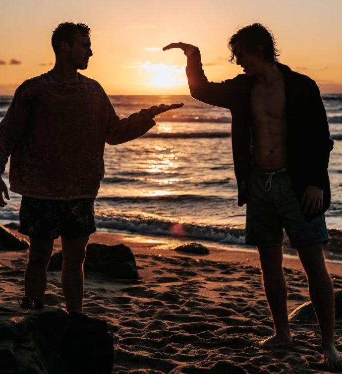 brothers-high-fiving-at-beach-soulcon