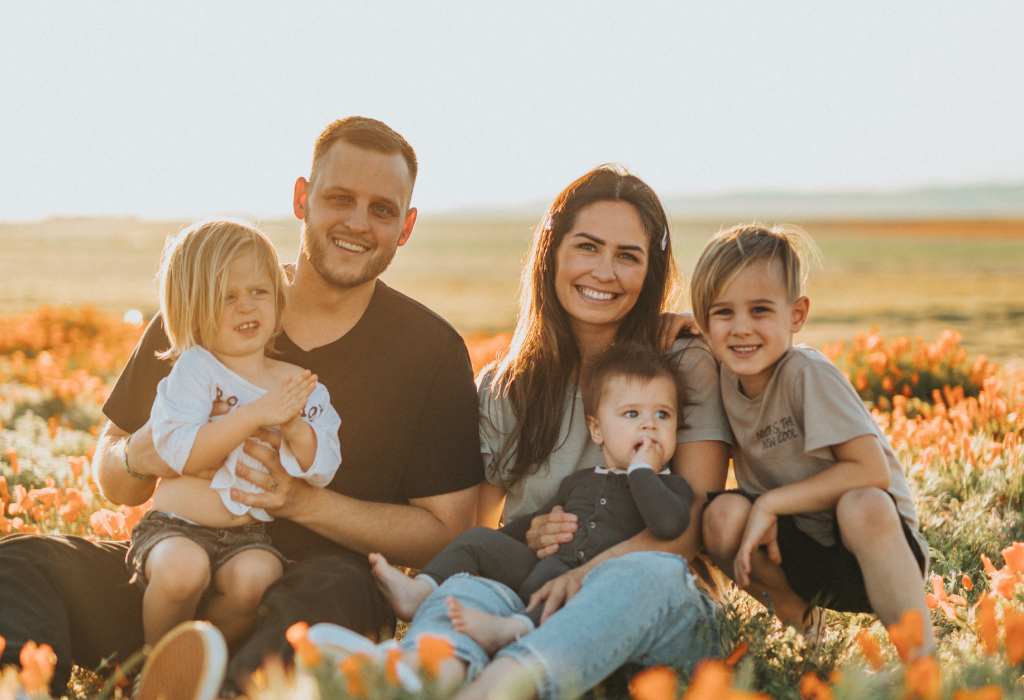 how-a-christian-man-can-lead-his-wife-and-children-better