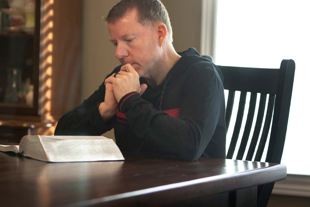 how-to-hear-the-voice-of-god-and-learn-to-obey-him