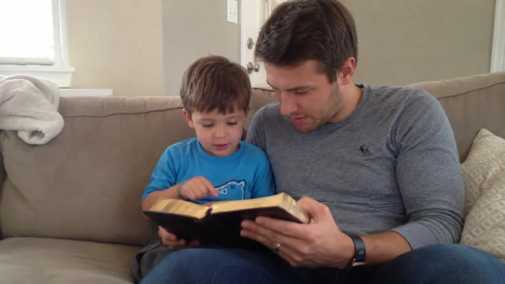 how-fathers-can-raise-young-children-to-follow-jesus